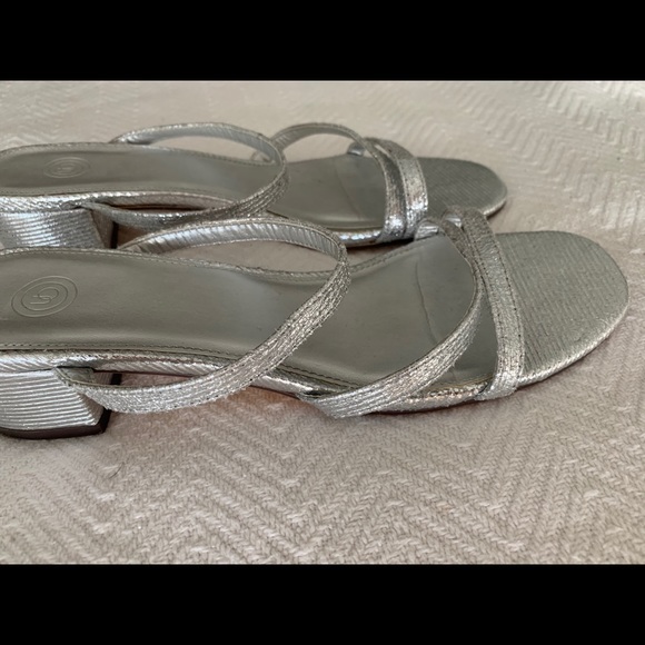 Silver block heel slides - Picture 3 of 4